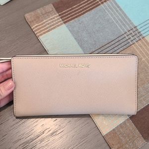 Michael Kors 2 tone wallet w removable card holder